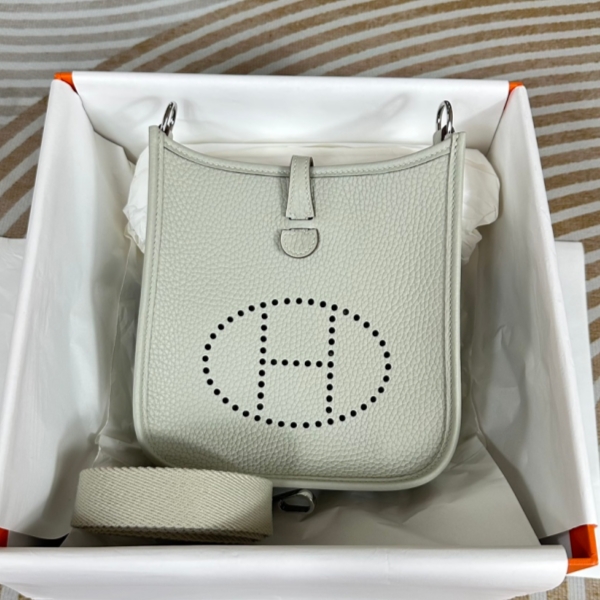 【エルメス HERMES】エブリンアマゾンTPM トリヨンクレマンス トレンチ ニューホワイト シルバー金具 (100%マシン)